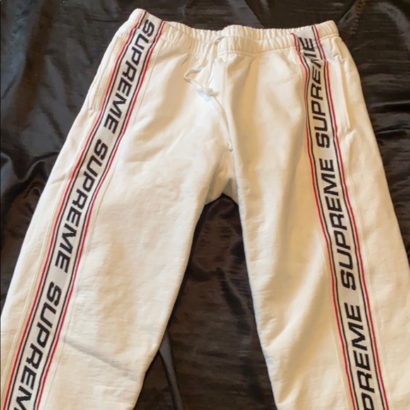 sweatpants: Supreme - Picture 3 of 4